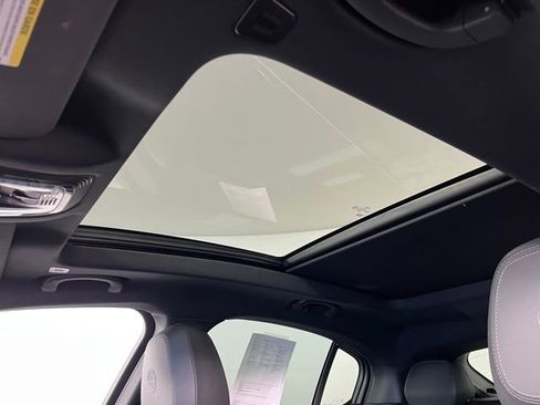 Used 2023 Alfa Romeo Stelvio Ti image 18