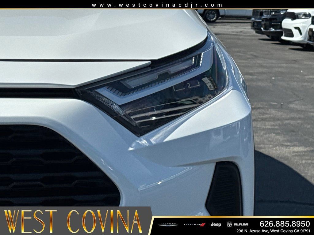 Used 2024 Toyota RAV4 XLE FWD image 13