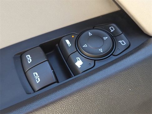 Used 2020 Chevrolet Camaro LT image 13