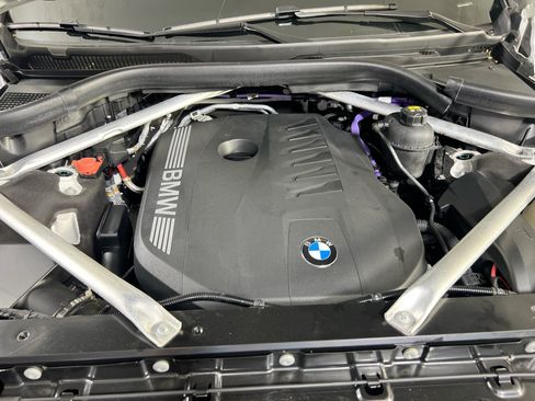 Used 2023 BMW X7 xDrive40i w/ Premium Package AWD/4WD image 32