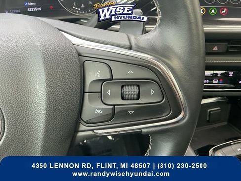 Used 2022 Buick Envision Essence w/ Technology Package I FWD image 20