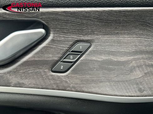 Used 2022 Jeep Grand Cherokee Limited 4xe image 30