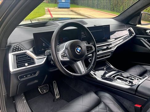 Used 2025 BMW X7 xDrive40i w/ M Sport Package AWD/4WD image 17