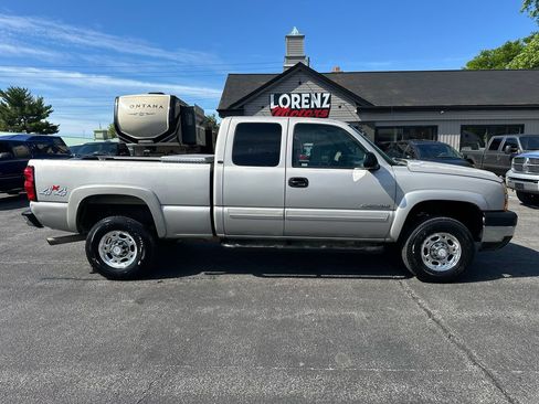 Used 2006 Chevrolet Silverado 2500 LT w/ Skid Plate Package AWD/4WD image 2