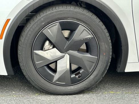 Used 2023 Toyota Prius Prime SE image 30