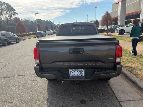 Used 2016 Toyota Tacoma TRD Sport w/ Towing Package RWD image 6