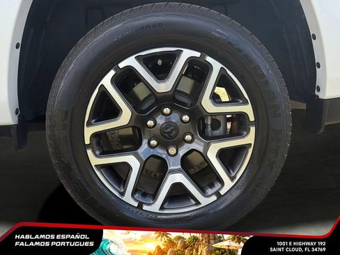 Used 2025 RAM 1500 Laramie AWD/4WD image 38