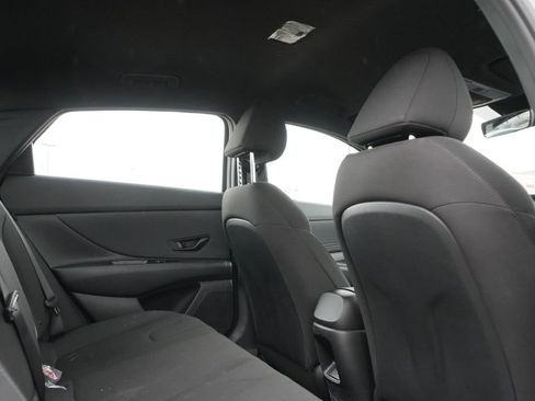 Certified 2025 Hyundai Elantra SEL image 13