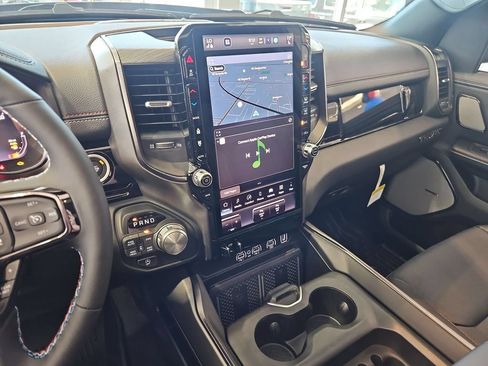 New 2026 RAM 1500 Laramie AWD/4WD image 19