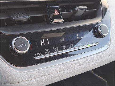 Used 2023 Toyota Corolla SE image 16