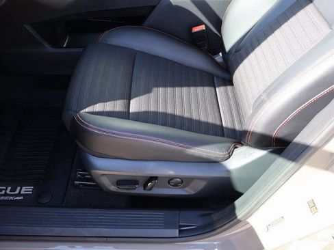 Used 2026 Nissan Rogue SV image 42