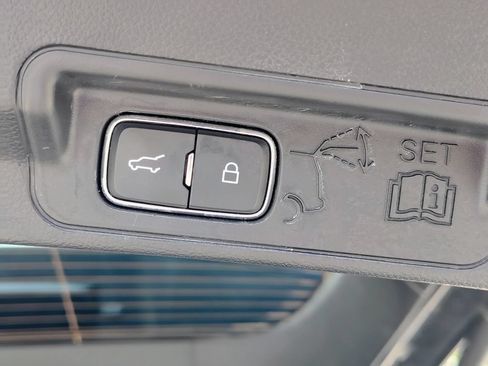 Used 2025 Ford Explorer ST-Line w/ ST-Line Street Pack AWD/4WD image 18