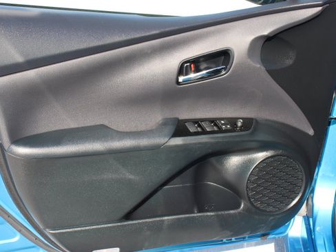 Certified 2022 Toyota Prius Limited FWD image 10