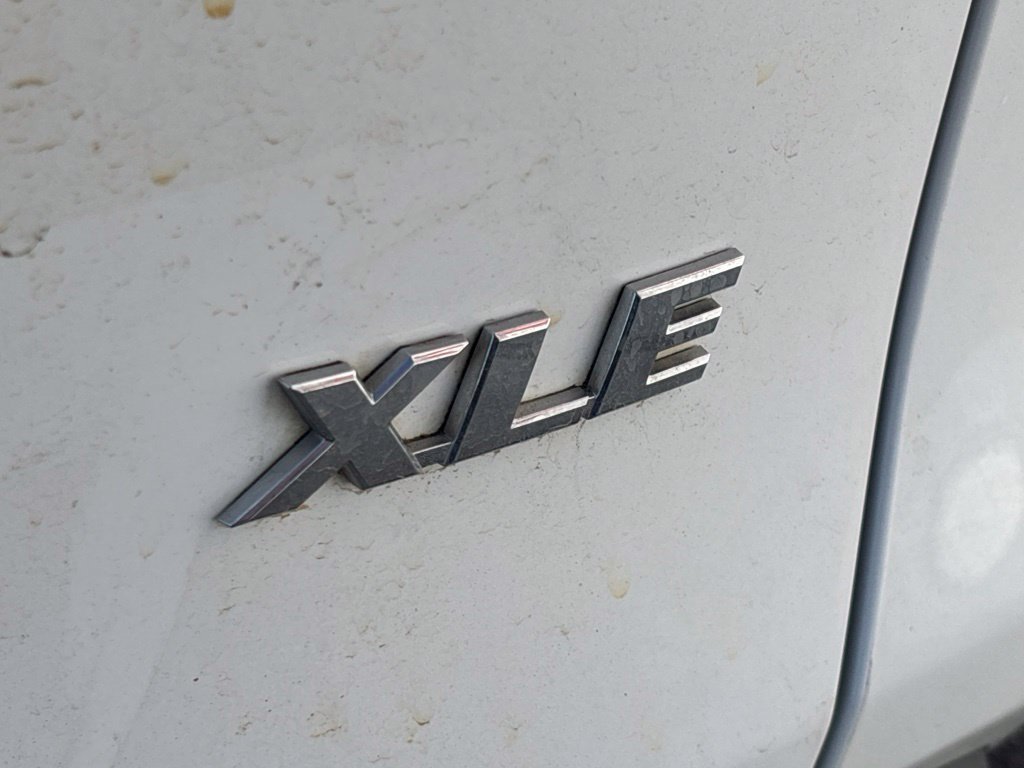 Used 2021 Toyota RAV4 XLE FWD image 31