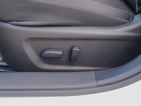 Used 2025 Nissan Altima 2.5 SV FWD image 20