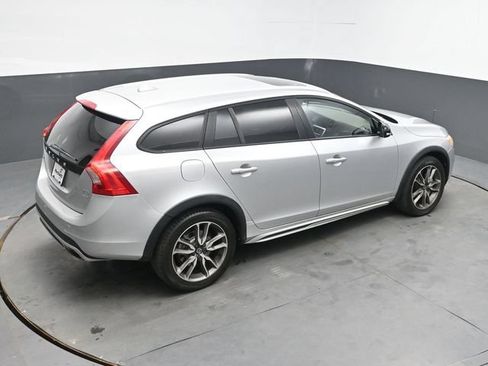 Used 2017 Volvo V60 T5 Cross Country w/ Convenience Package AWD/4WD image 30