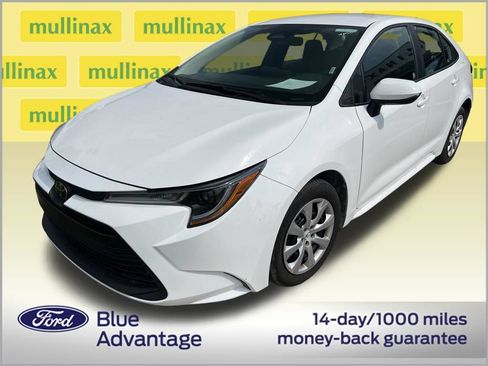 Used 2026 Toyota Corolla LE FWD image 3