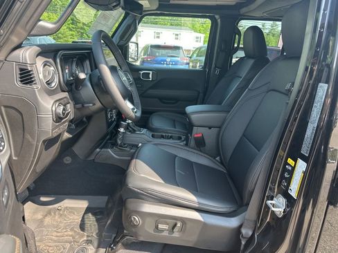 New 2025 Jeep Wrangler Sahara image 10