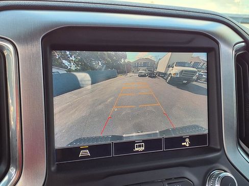 Used 2021 GMC Sierra 2500 SLT w/ SLT Convenience Package image 12