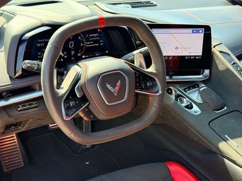 Used 2021 Chevrolet Corvette Stingray Premium Conv w/ Z51 Performance Package RWD image 20