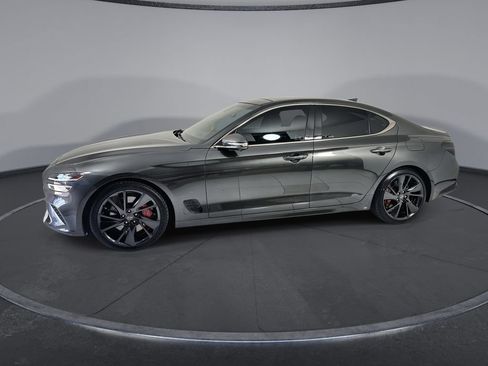 Used 2022 Genesis G70 3.3T RWD image 5