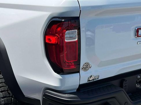 New 2026 GMC Canyon AT4X w/ AT4X AEV Edition AWD/4WD image 10