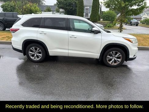 Used 2015 Toyota Highlander XLE AWD/4WD image 1