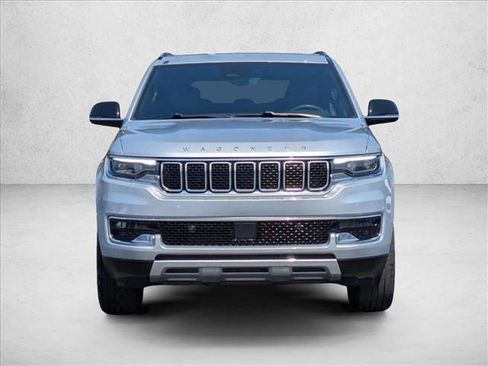 Used 2024 Jeep Wagoneer Series II w/ Flexible Seating Group RWD image 2