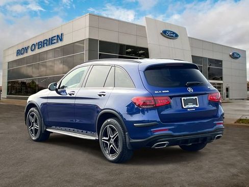 Used 2020 Mercedes-Benz GLC 300 4MATIC image 3