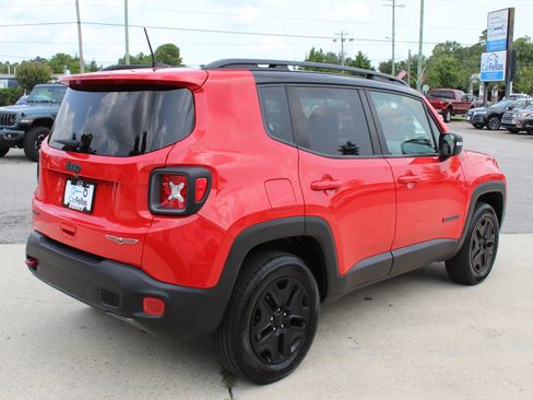 Used 2018 Jeep Renegade Trailhawk AWD/4WD image 5