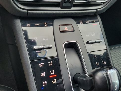 Certified 2023 Porsche Macan S AWD/4WD image 35