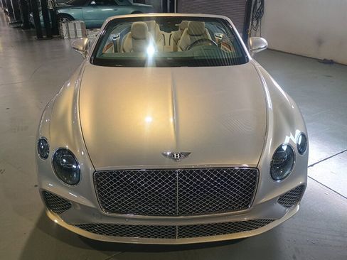 Used 2020 Bentley Continental GT image 11