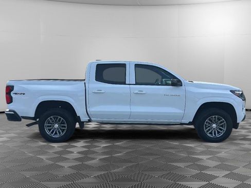 Used 2025 Chevrolet Colorado LT w/ LT Convenience Package AWD/4WD image 6