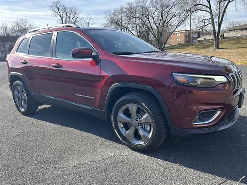 Used 2019 Jeep Cherokee Limited AWD/4WD image 2