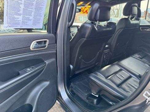 Used 2017 Jeep Grand Cherokee Limited image 17