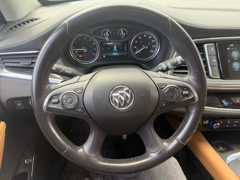 Used 2018 Buick Enclave Essence AWD/4WD image 12
