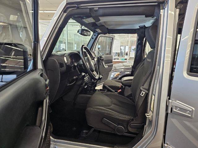 Used 2017 Jeep Wrangler Unlimited Sahara AWD/4WD image 29