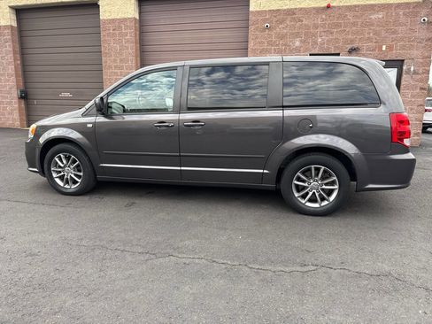 Used 2014 Dodge Grand Caravan SE FWD image 22