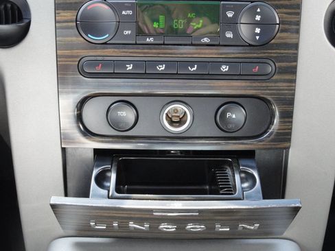 Used 2007 Lincoln Mark LT 2WD image 19