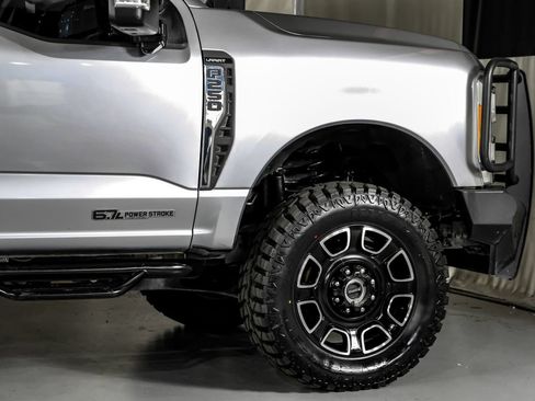 Used 2023 Ford F250 Lariat w/ FX4 Off-Road Package AWD/4WD image 7