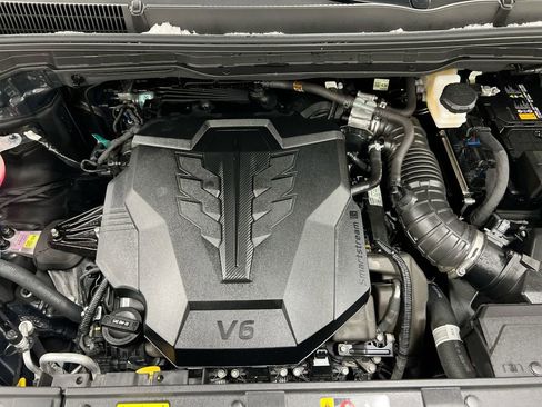 Used 2025 Kia Carnival image 26