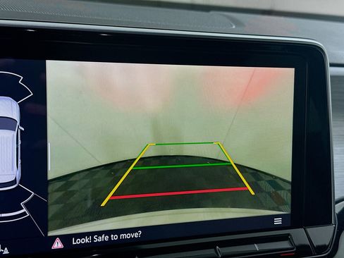 Used 2025 Volkswagen Atlas Cross Sport SE image 23