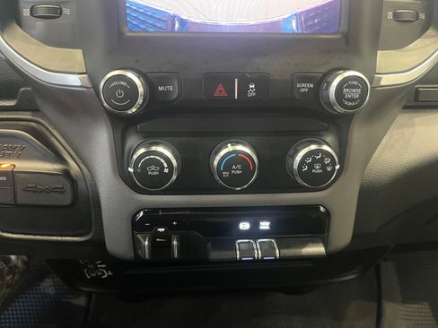Used 2024 RAM 2500 Big Horn AWD/4WD image 26
