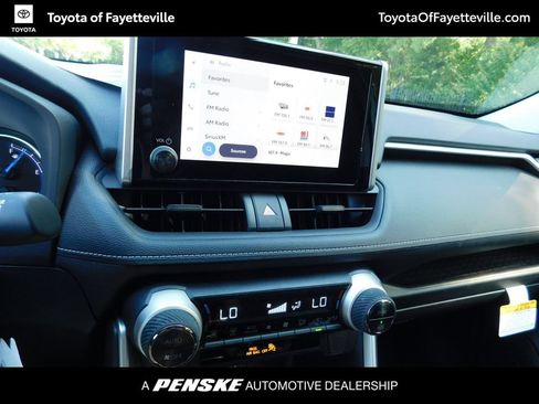 Used 2025 Toyota RAV4 LE AWD/4WD image 9