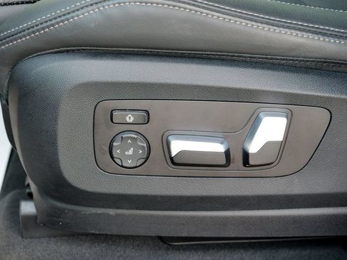 Used 2024 BMW X5 xDrive40i w/ Premium Package AWD/4WD image 25