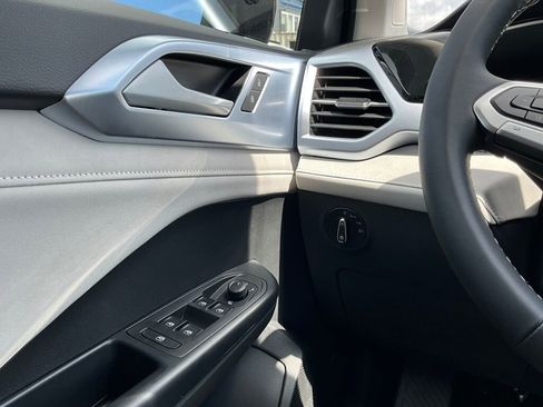 New 2025 Volkswagen Taos SE image 23