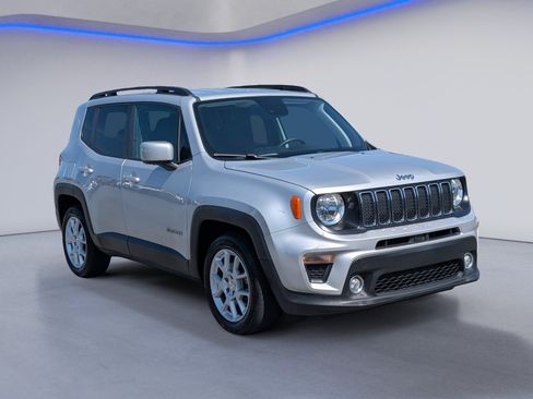 Used 2021 Jeep Renegade Latitude FWD image 5