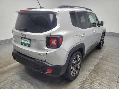 Used 2016 Jeep Renegade Latitude FWD image 9