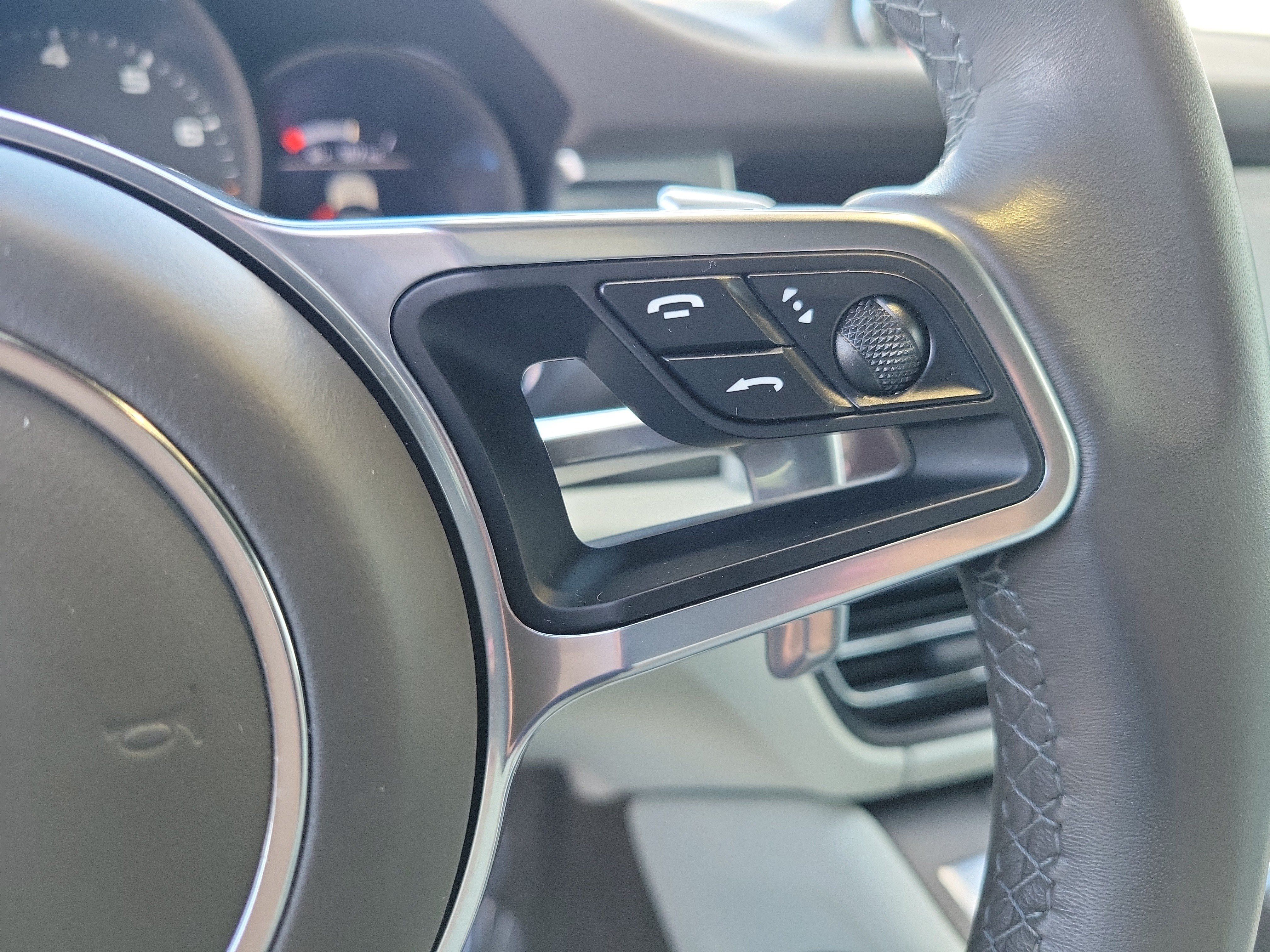 Used 2021 Porsche Macan AWD/4WD image 29