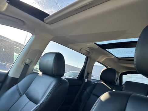Used 2017 Nissan Pathfinder SL w/ SL Premium Package AWD/4WD image 7
